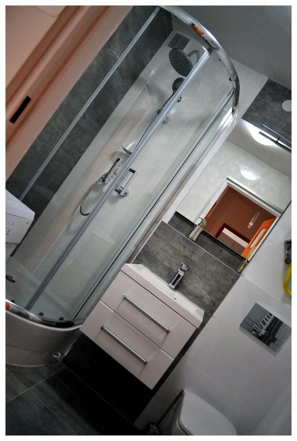 Color24 Apartament Stalowa Wola Eksteriør billede